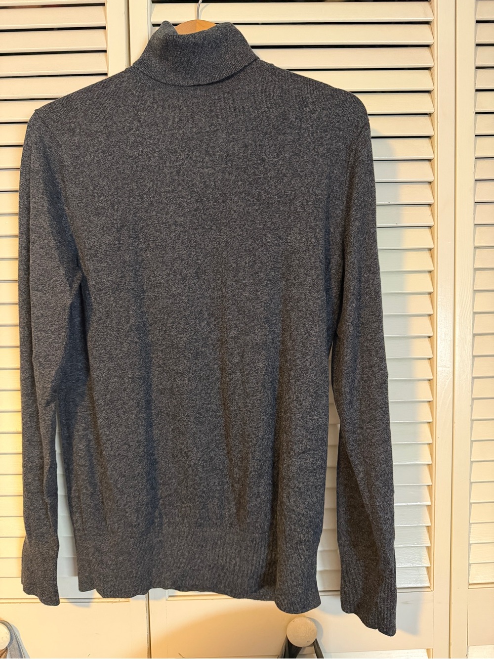Banana Republic Men's Charcoal Gray Turtleneck Sweater